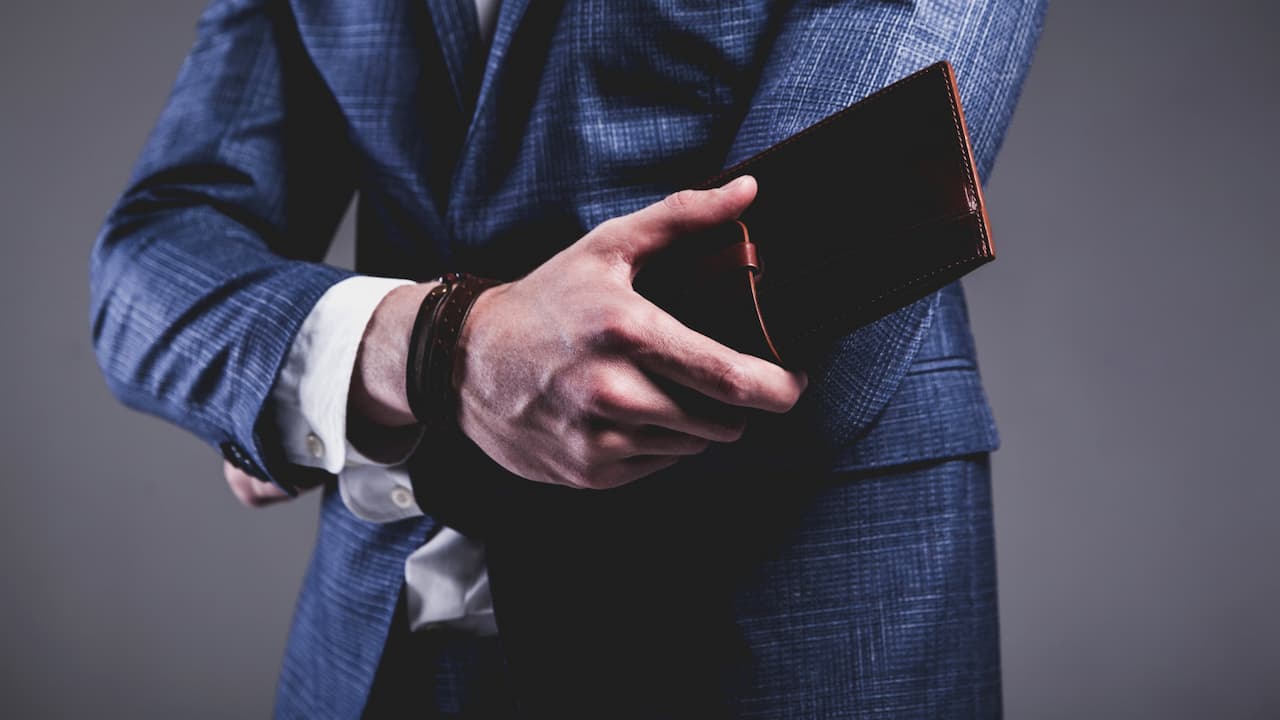 Groove Life vs. Ekster: Which Slim Wallet Is the Best?