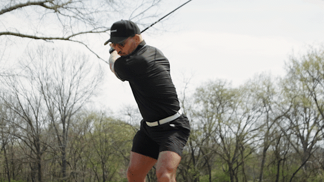 You want a belt that looks professional but feels athletic.