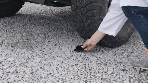 Cheap minimalist wallets that bend, crack, or fall apart
