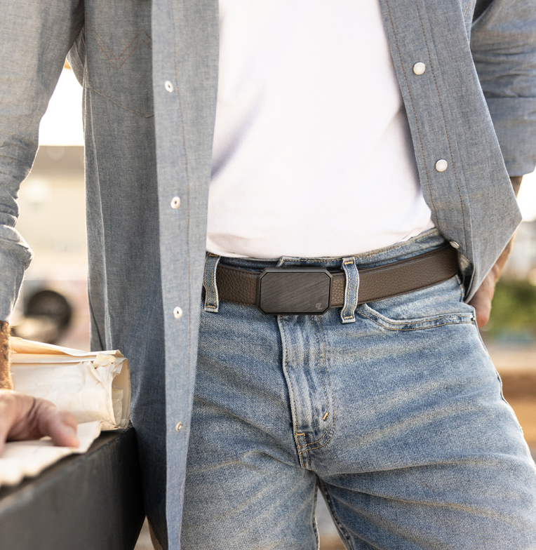 man wearing groove belt max leather