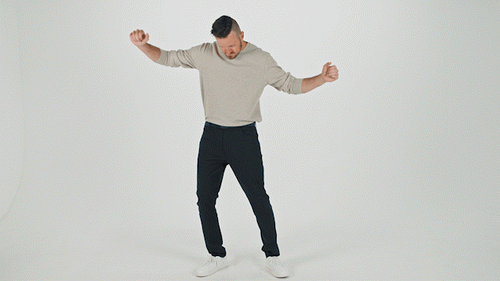 Traditional belts are outdated and don’t match modern tech pant designs. 
